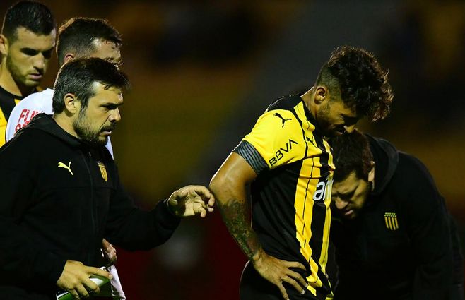 Urreta ya se sintió y prendió las luces rojas en el cuerpo técnico aurinegro