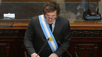 presidente argentino anuncia cierre de la agencia estatal de noticias telam