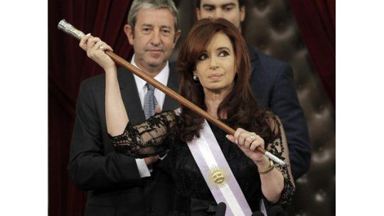 Asumió Cristina Fernández rompiendo los protocolos