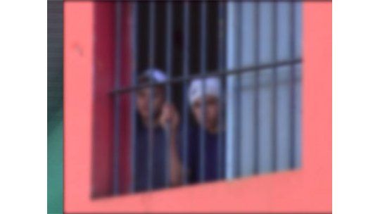 Revuelta en Hogar Ser terminó con policías heridos en la frente