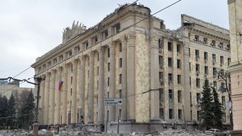 ejercito ruso ataca la segunda ciudad mas importante de ucrania y rodea la capital