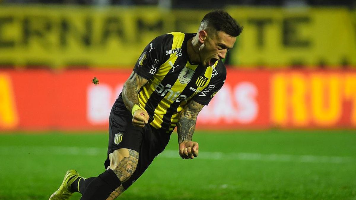 Danubio 2-1 Peñarol por el Clausura: el aurinegro dejó pasar otra