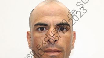 policia solicita la colaboracion para ubicar a un hombre vinculado al triple crimen de la floresta