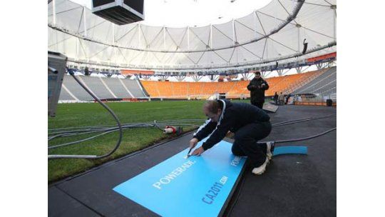 Pantalla gigante en explanada municipal para seguir Uruguay-Perú