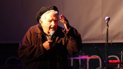 consejo de mujica: si les vienen a comprar el voto, currenlos y voten a cualquiera