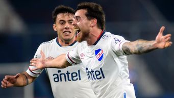 nacional vencio 3-1 a plaza colonia y lidera el grupo b con puntaje perfecto