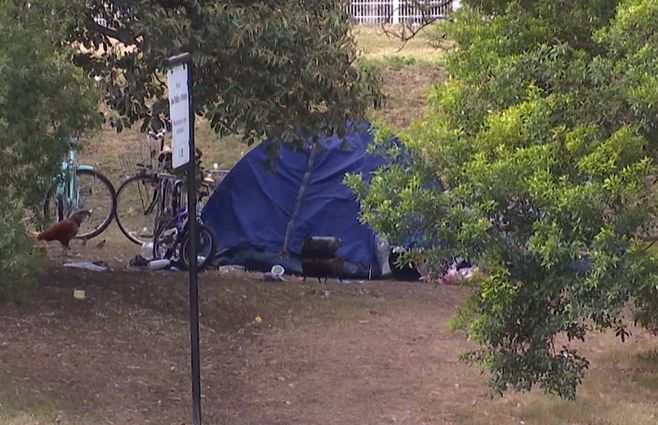 pesonas-calle-pocitos-punta-carretas