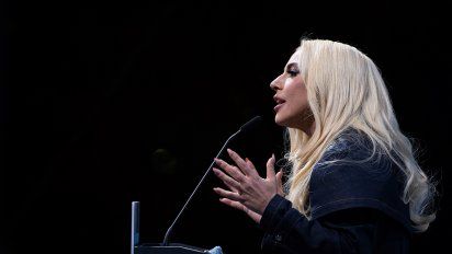 lady gaga solidaria con japon en el aniversario de la triple catastrofe de 2011