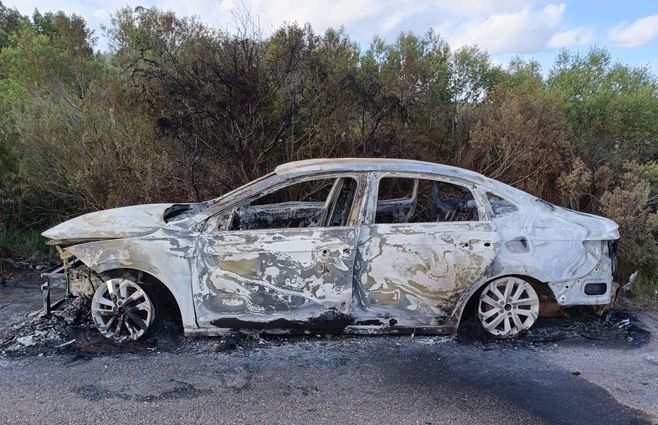 auto-incendiado-fortaleza.jpg