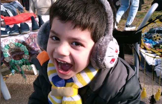 Emanuel-niño-ayuda.jpg