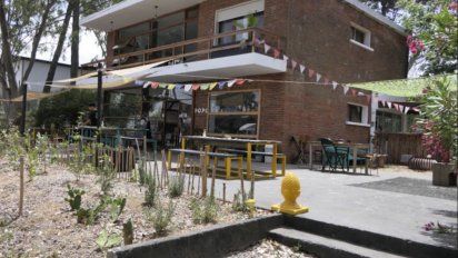 el dueno de un bar fue formalizado por siete delitos de desacato agravado