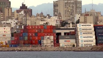 paro de dos dias en el puerto de montevideo: primero en depositos y luego operadores de terminales