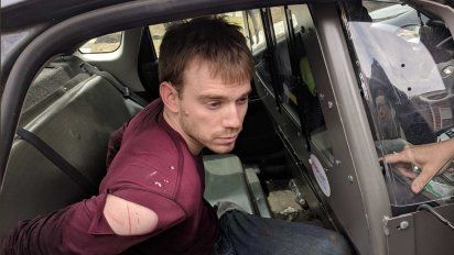 capturan al atacante que mato a cuatro personas en un restaurante