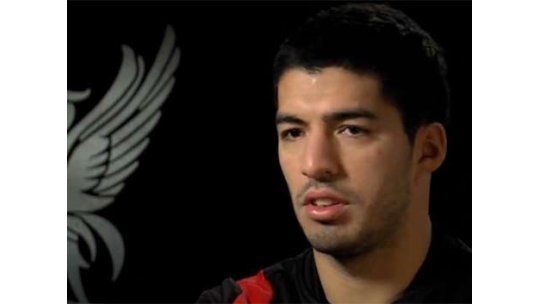 Suárez entrena aparte por un problema en el pie izquierdo