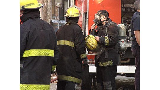 Incendio en vivienda de Solymar deja un hombre muerto