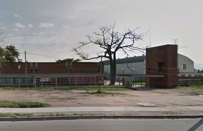 escuela-123-avenida-Belloni-Jardines-del-hipódromo