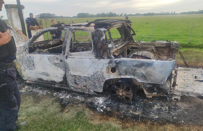 Rocha: encuentran el cuerpo del hombre cuya camioneta apareció incendiada cerca del Chuy. Foto: compartida con Willan Dialluto, corresponsal de Subrayado.