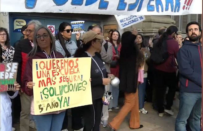 Escuela-4-protesta-padres-abril-24