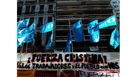 Cirugía sin complicaciones, CFK evoluciona bien, según médicos