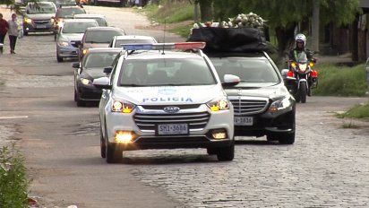 sepultaron al policia asesinado en intento de rapina en el cerro