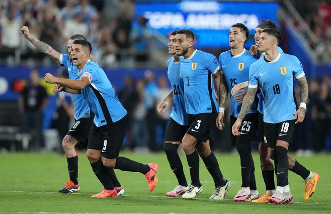 Luis-Suárez-y-Uruguay-festeja-Copa-América-AFP.jpg