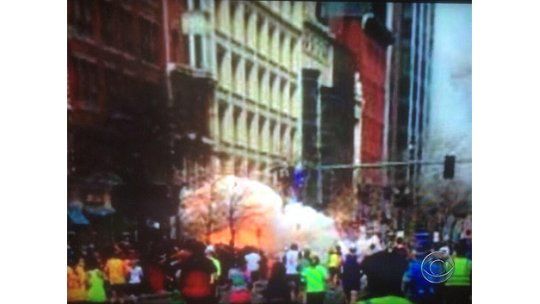 Hay 3 muertos y más de 100 heridos por explosiones en Boston