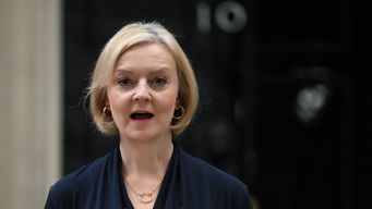 primera ministra britanica renuncia: no puedo cumplir con el mandato