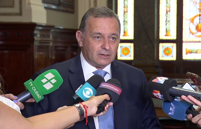 alvaro-delgado-asume-parlamento.jpg
