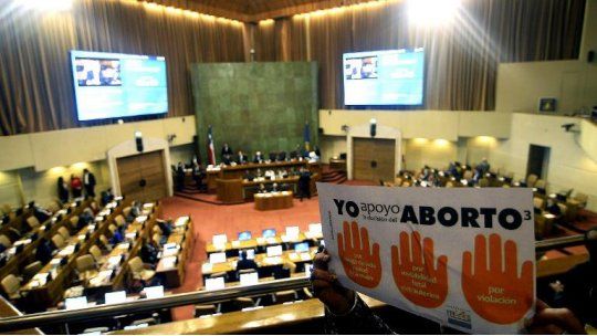 Congreso chileno aprueba ley que despenaliza aborto terapéutico