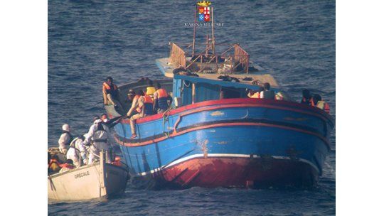 Mueren 30 inmigrantes africanos asfixiados en un barco