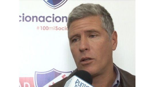 Álvaro Gutiérrez asumió con una misión: reducir el plantel