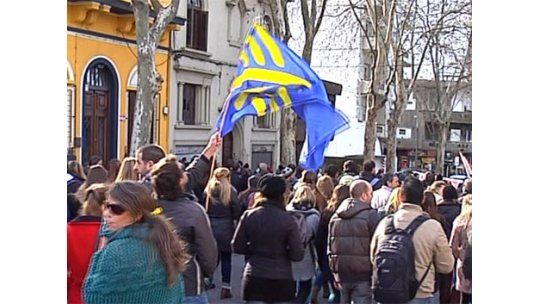 Negocian seguro de paro especial para trabajadores de Pluna