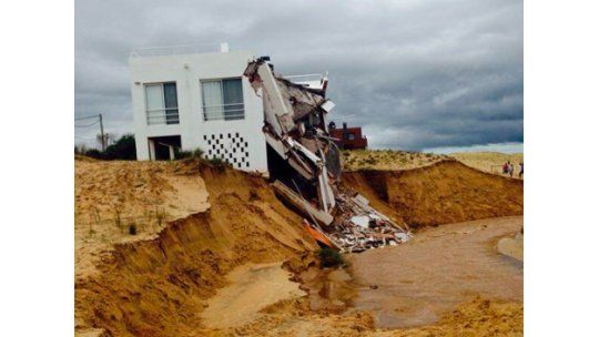 Derrumbes en Punta del Diablo y calles destrozadas en La Paloma