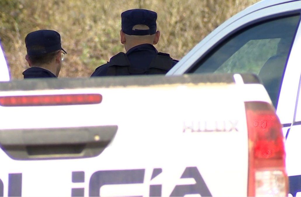 Homicidio en Ciudad del Plata: varios hombres atacaron a tiros a la víctima y huyeron por un campo, dicen testigos