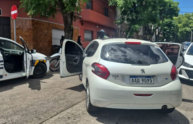 Dos requeridos detenidos en la Unión tras persecución.