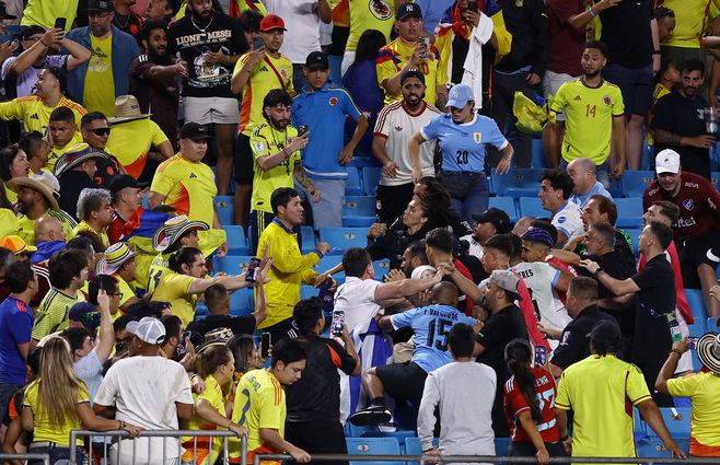 Tribuna-incidentes-Uruguay-Colombia-AFP.jpg