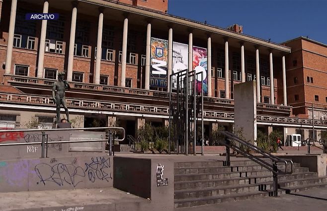 fachada-intendencia-de-montevideo-300-años