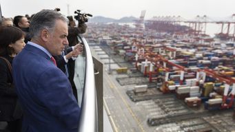 Foto: Presidencia. Yamandú Orsi en visita oficial en China.