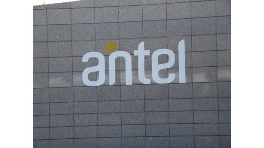 Instalarán cable submarino de fibra óptica desde EEUU a Uruguay
