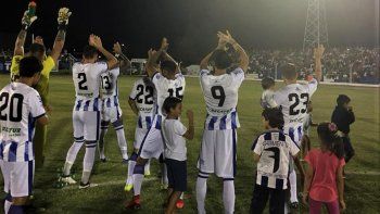 Cerro Largo lidera el Apertura con puntaje perfecto tras la victoria 1-0 a Plaza Colonia