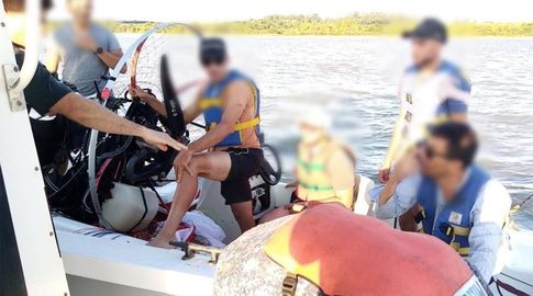 Dos hombres cayeron al Río de la Plata tras falla en motor del parapente