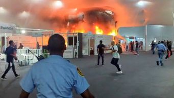 un incendio obligo a evacuar la sede de la cop30 en belem