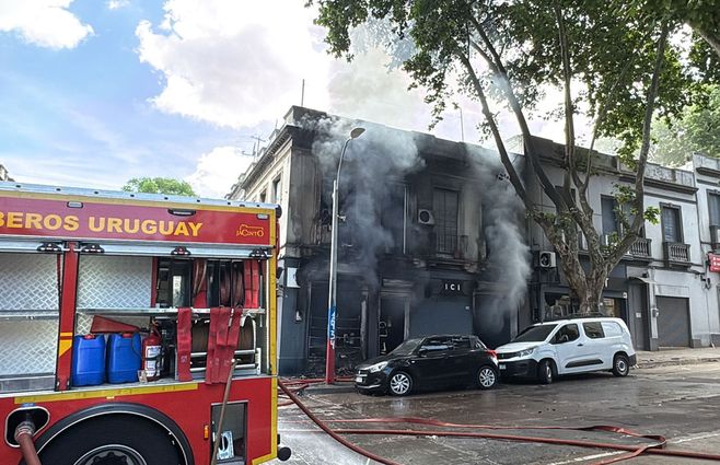 Incendio-barrio-Reus-fuegos-artificiales