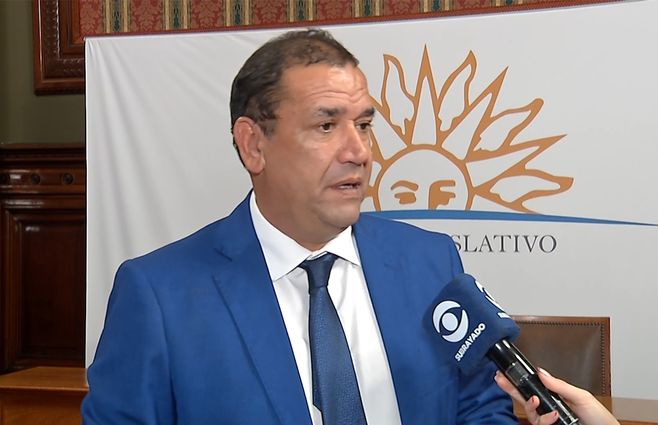 da-silva-parlamento-pasaportes.jpg