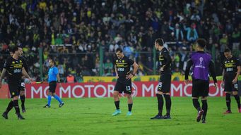 penarol cayo por goleada, 4 a 1, ante defensa y justicia por copa sudamericana