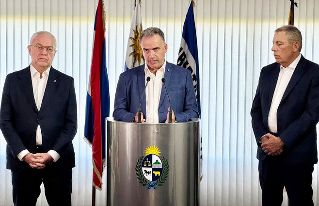 Orsi-rueda-de-prensa-montevideo-Foto-Emiliano-Gutiérrez