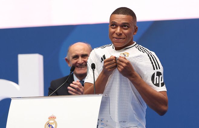 Mbappé en la presentación. AFP