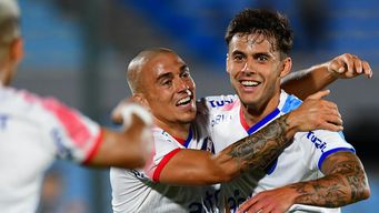 nacional goleo a rentistas y cambio la pisada en el comienzo del apertura