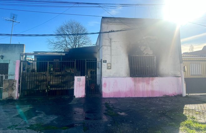 Foto: Subrayado. Así quedó la casa tras el incendio.
