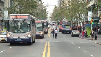 el tapabocas en omnibus y taxis ya no es obligatorio, pero la imm sugiere utilizarlo